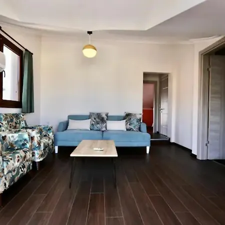 Child Friendly Villa With Pool In City Center *