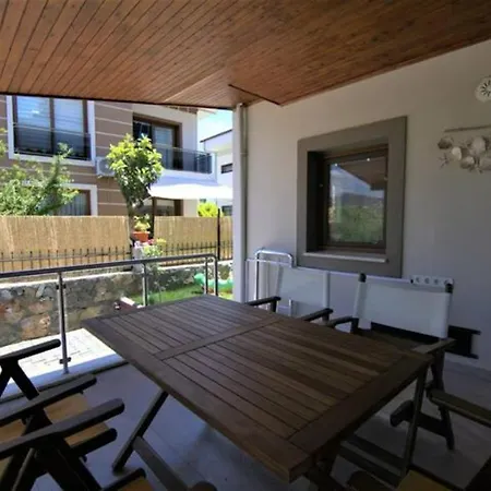 Child Friendly Villa With Pool In City Center Villa *