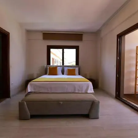 Child Friendly Villa With Pool In City Center Fethiye