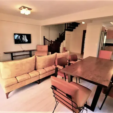 Child Friendly Villa With Pool In City Center Villa